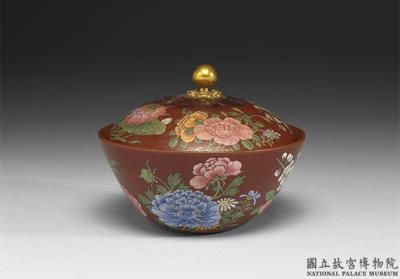 图片[2]-Yixing lidded bowl with flowers of the four seasons in painted enamels, Qing dynasty, Kangxi reign (1662-1722)-China Archive